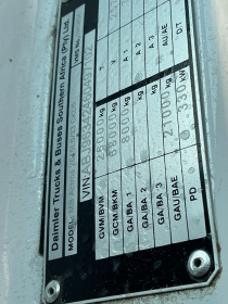 CHASSIS_MAKERS_PLATE