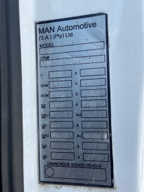 CHASSIS_MAKERS_PLATE